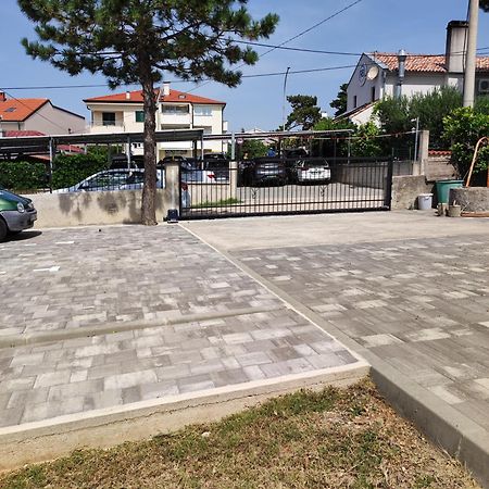 Apartments Krstulja Baska  Ngoại thất bức ảnh