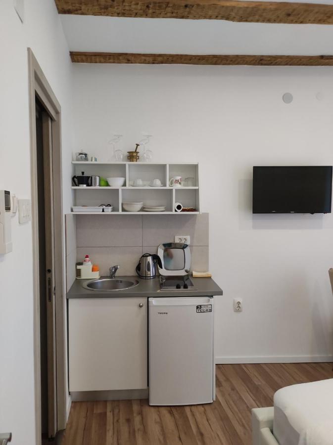 Apartments Krstulja Baska  Ngoại thất bức ảnh