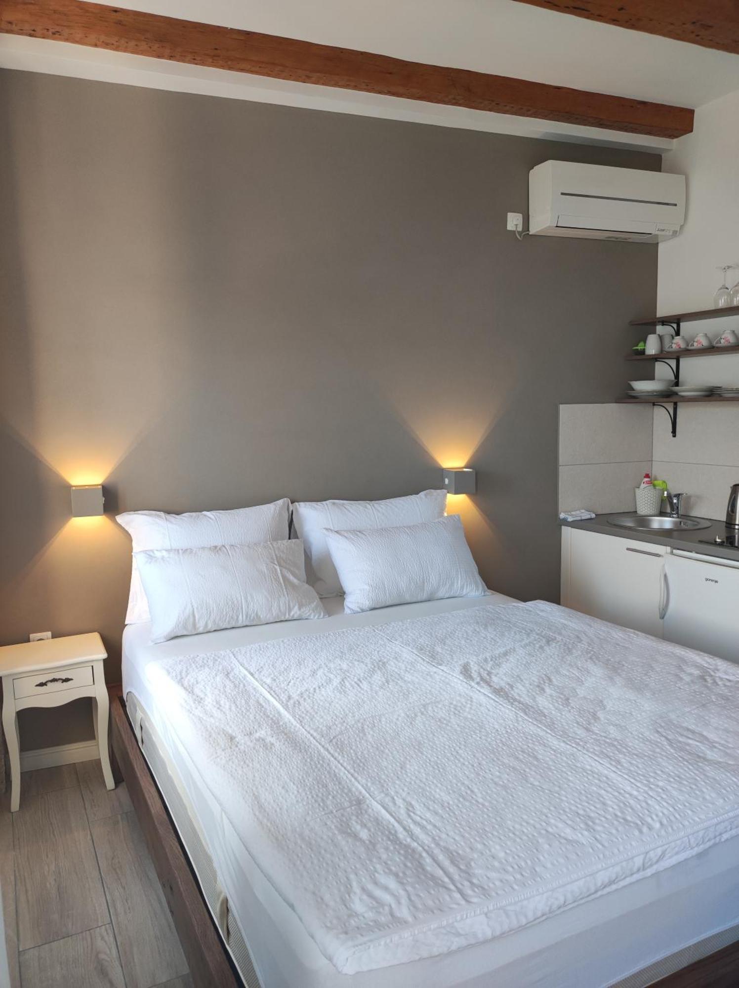 Apartments Krstulja Baska  Phòng bức ảnh