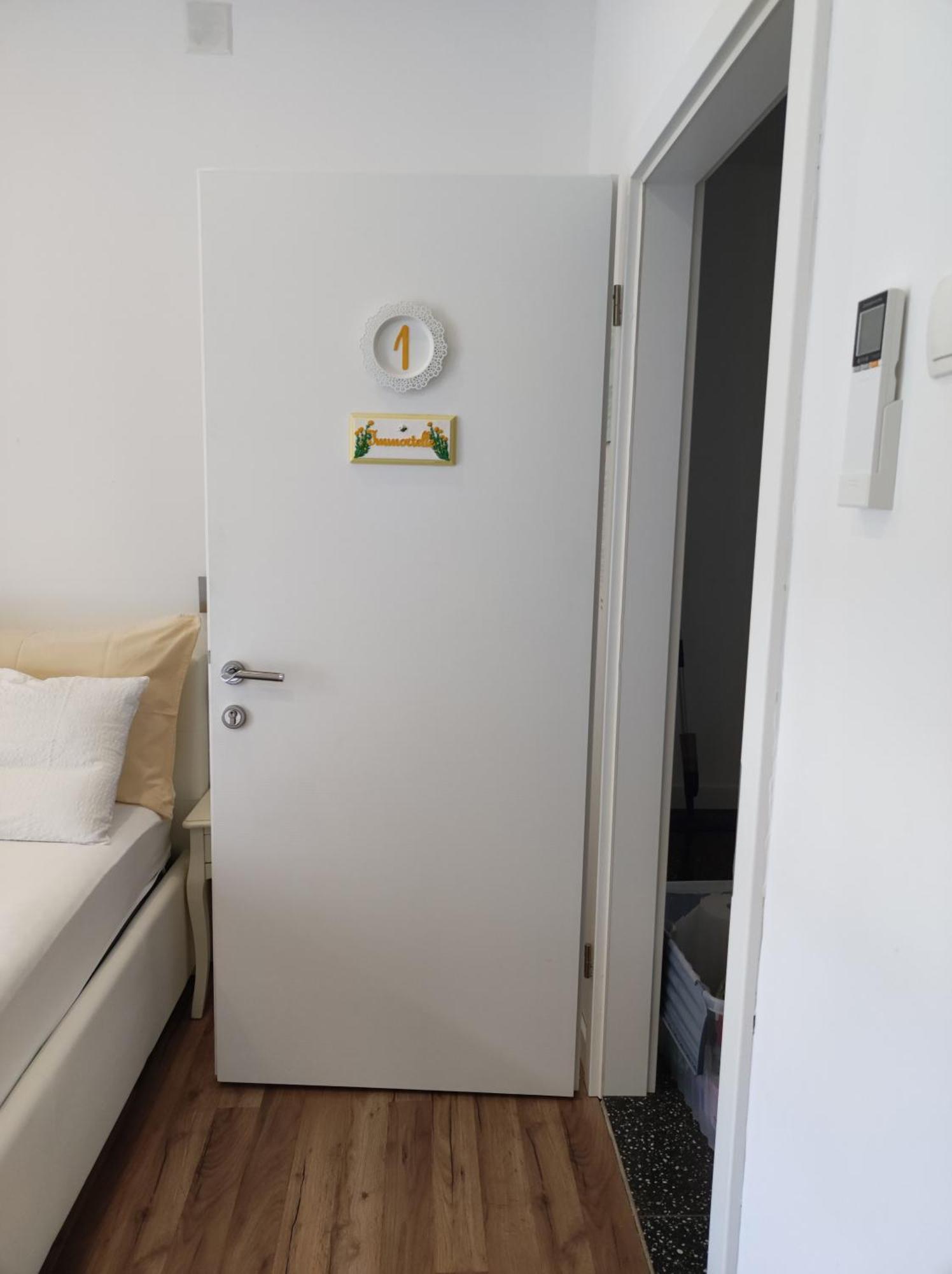 Apartments Krstulja Baska  Phòng bức ảnh