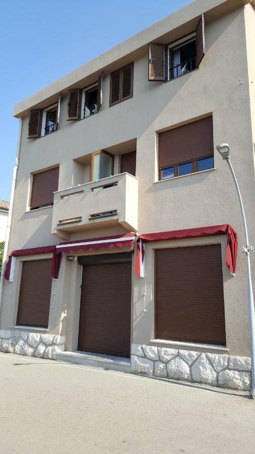 Apartments Krstulja Baska  Ngoại thất bức ảnh